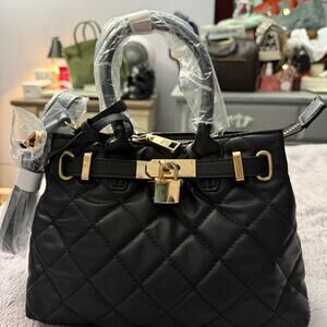 Badgley mischka small quilted two way
